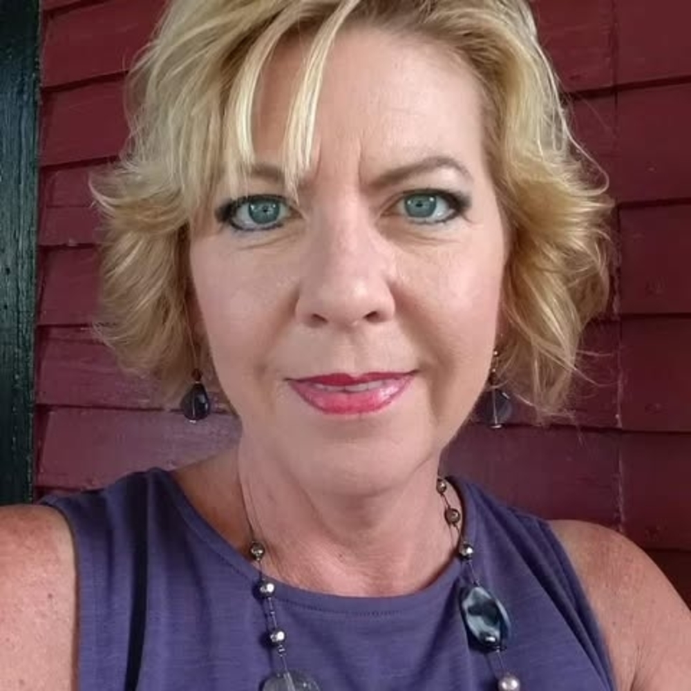 Meet your Posher, Elaine